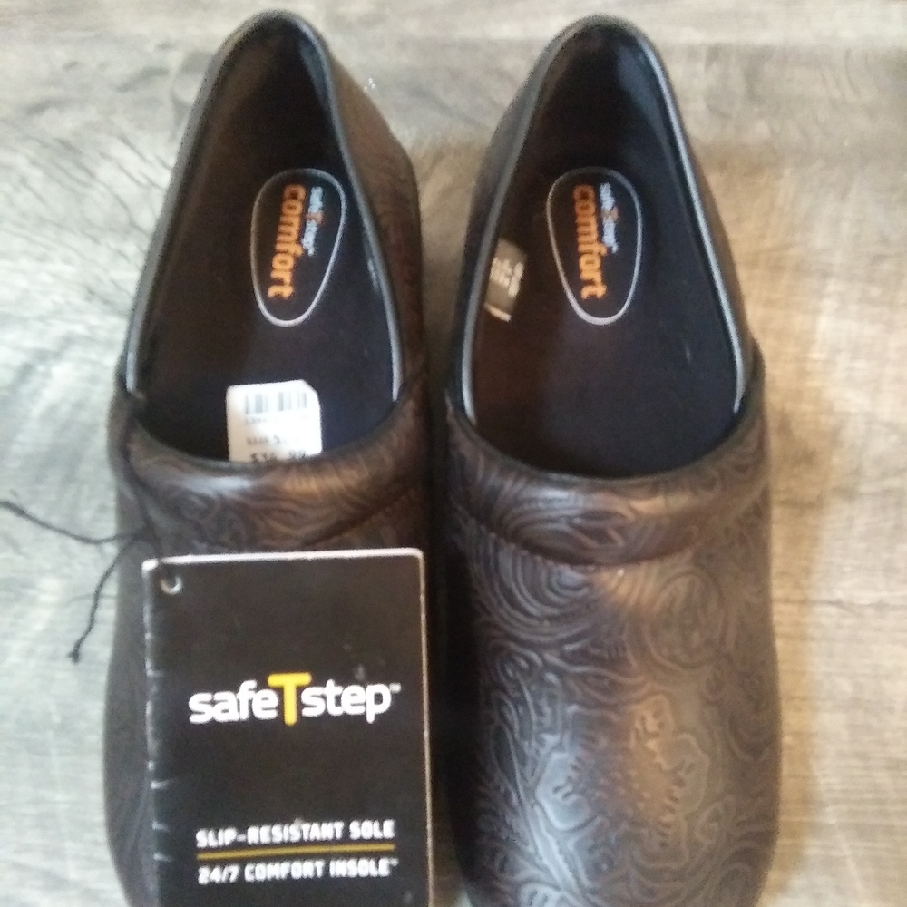 SafeTstep slip-resistent shoes